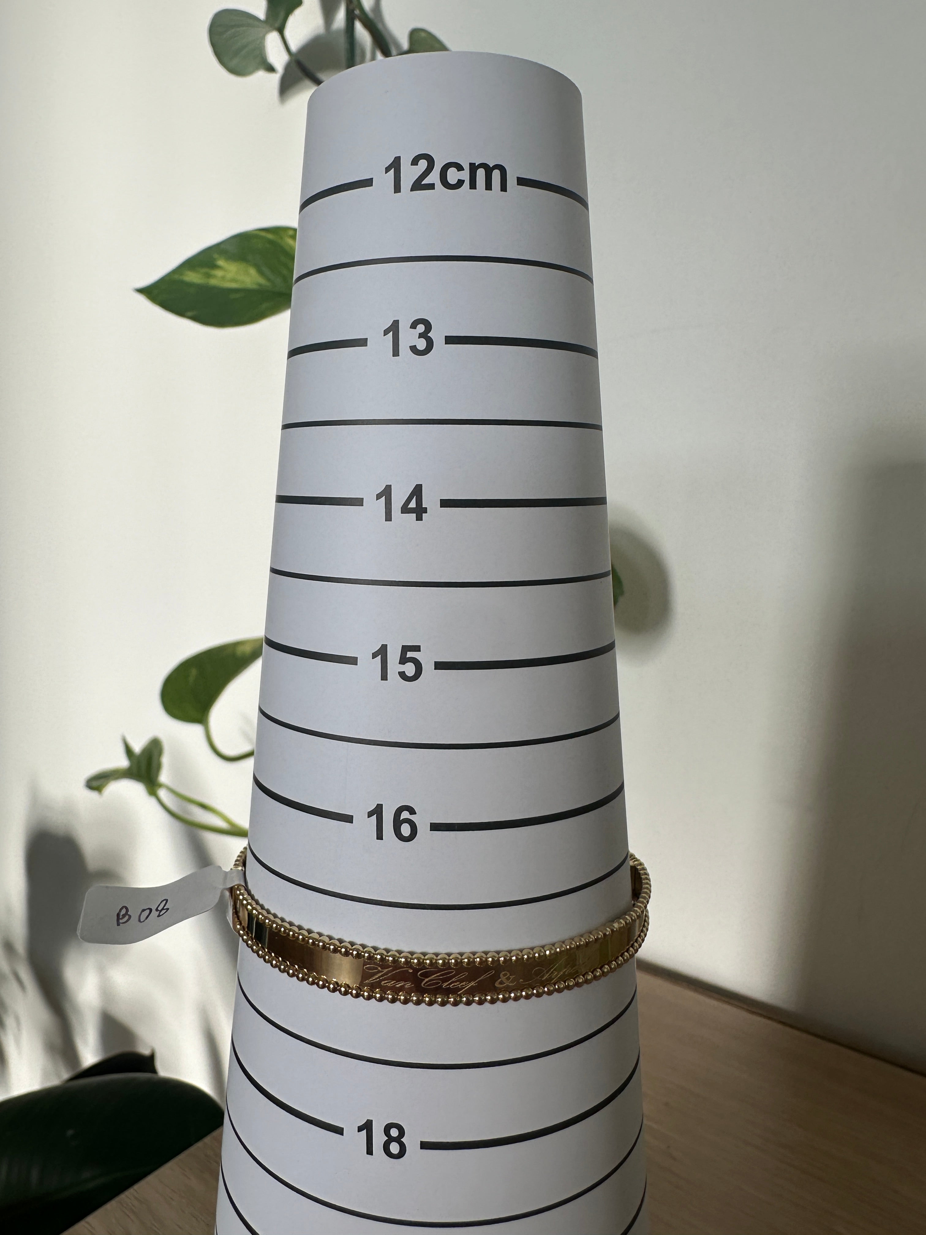 18k Gold - VCA Inspired Bangle in Yellow Gold Settings (10.03g) size 17cm