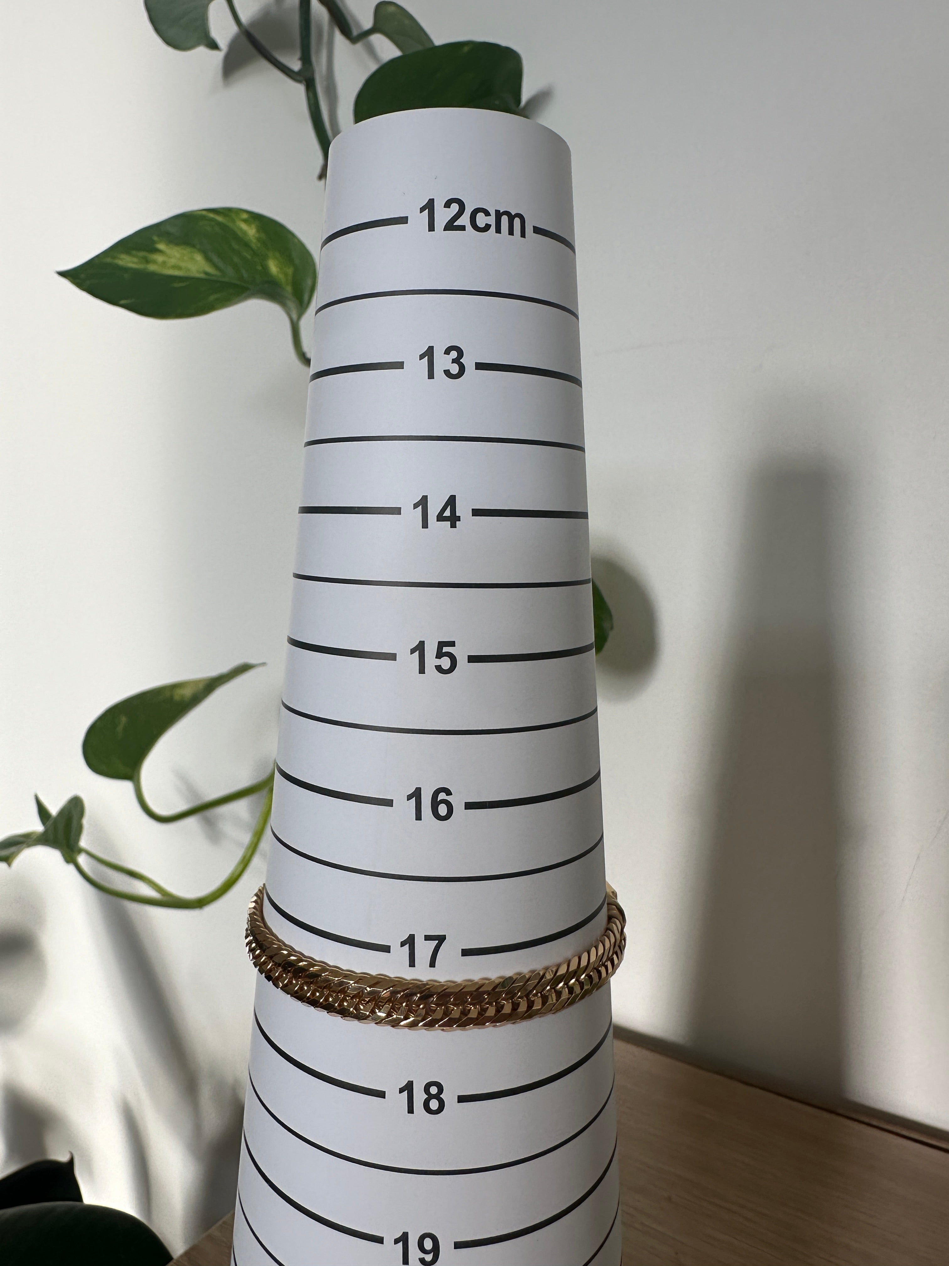 K18 Japan Gold - 12 Cut Bracelet in Yellow Gold Settings (18.54g) 17.5cm