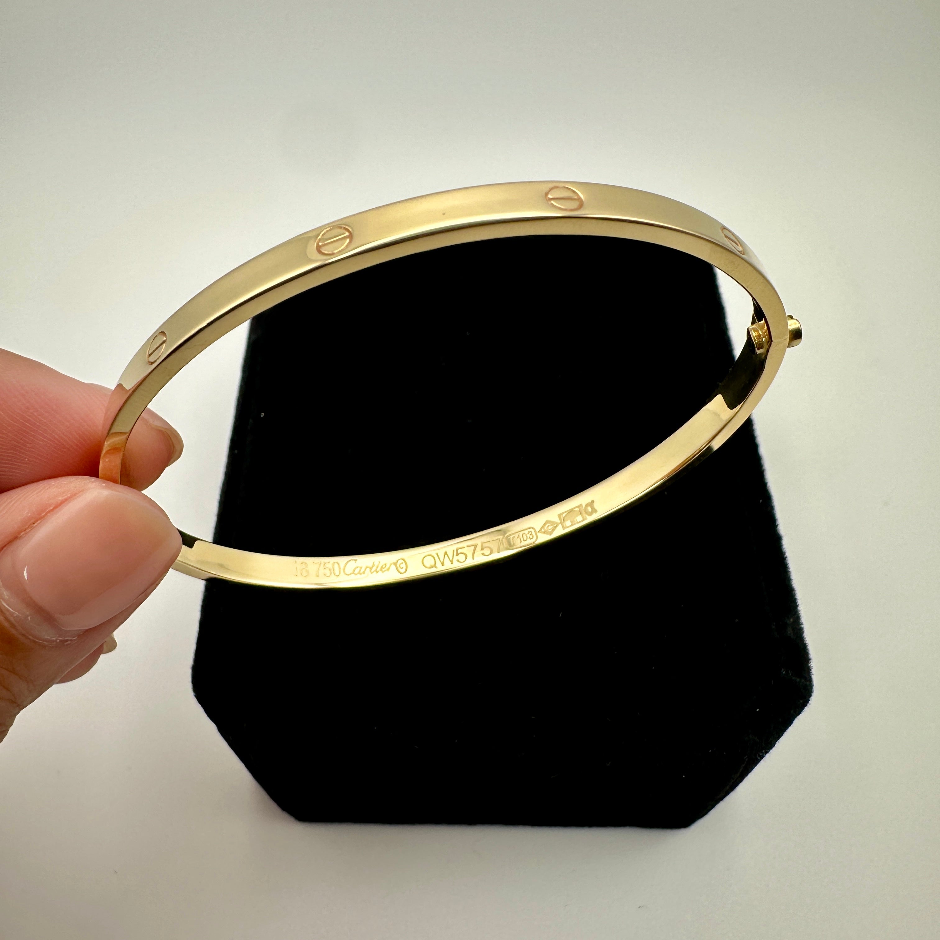 18k Gold - Cartier Inspired Bangle Screw Type in Yellow Gold Settings (5.65g) 17cm