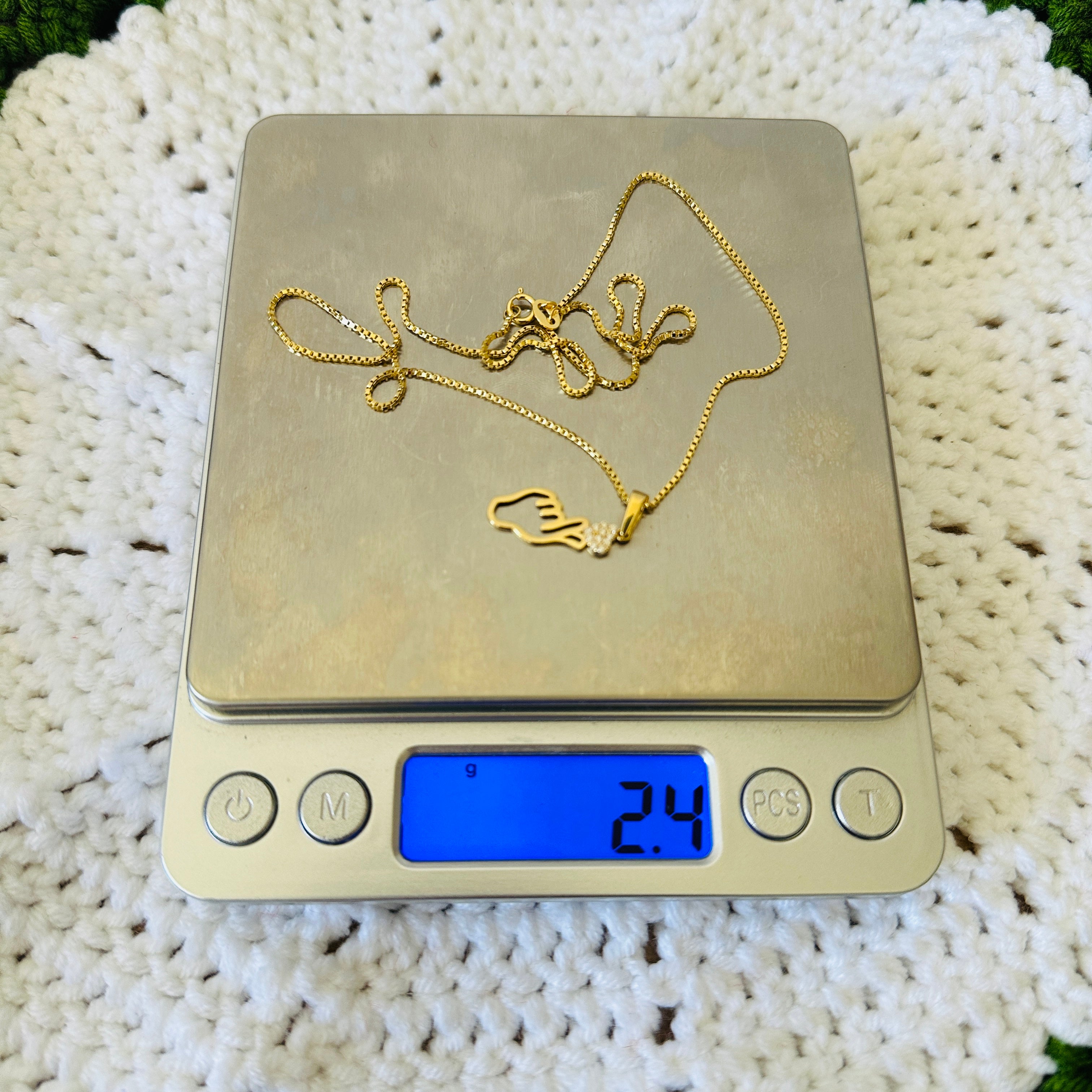 18k Gold - Oppa Necklace in Yellow Gold Settings (2.4g) size 18inches