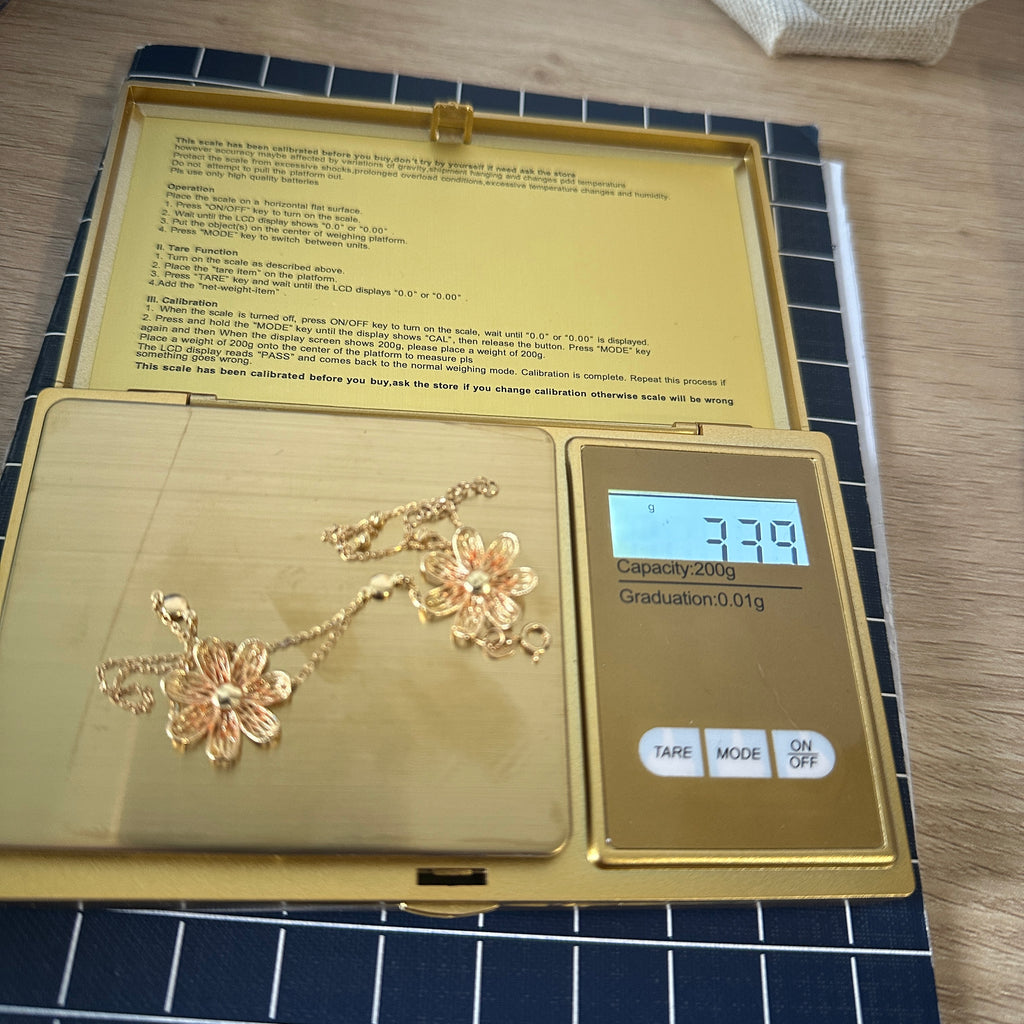 18k Gold - 2 in 1 Flower Bracelet and Ring in Yellow Gold Settings (3.39g) 16-18cm