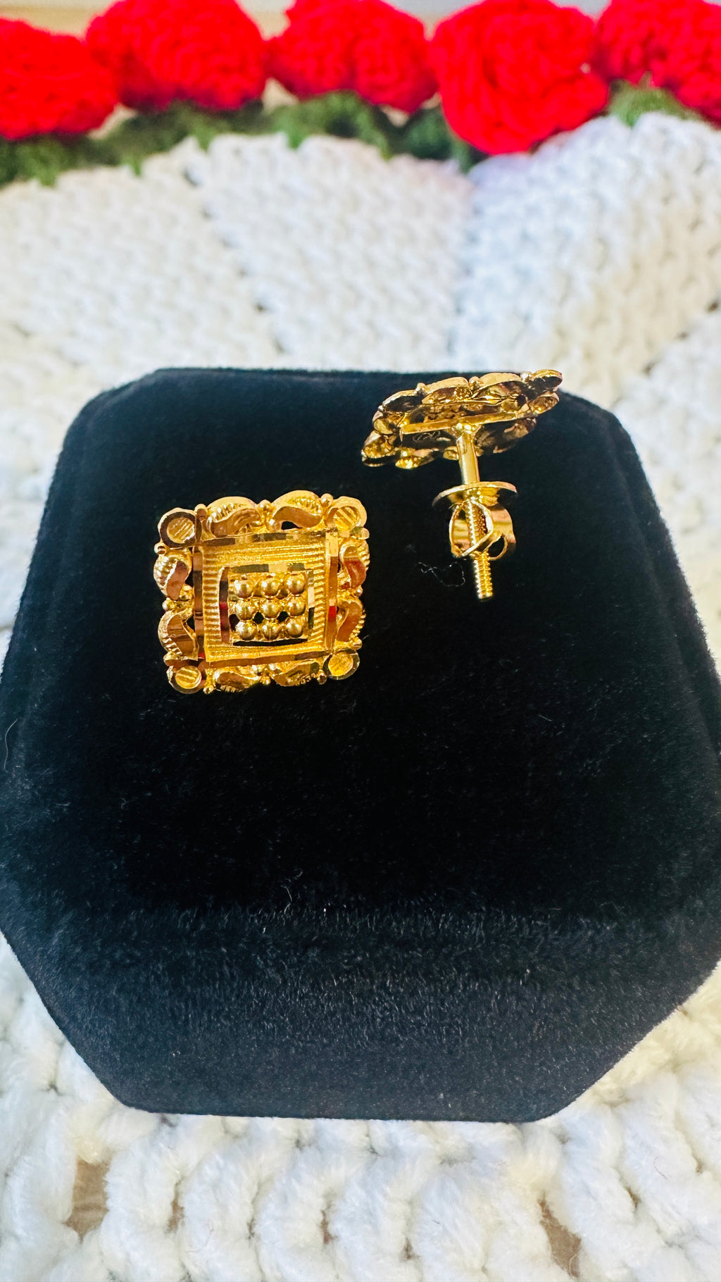 22k Gold - Square Screw Type Earrings in Yellow Gold Settings (3.5g)