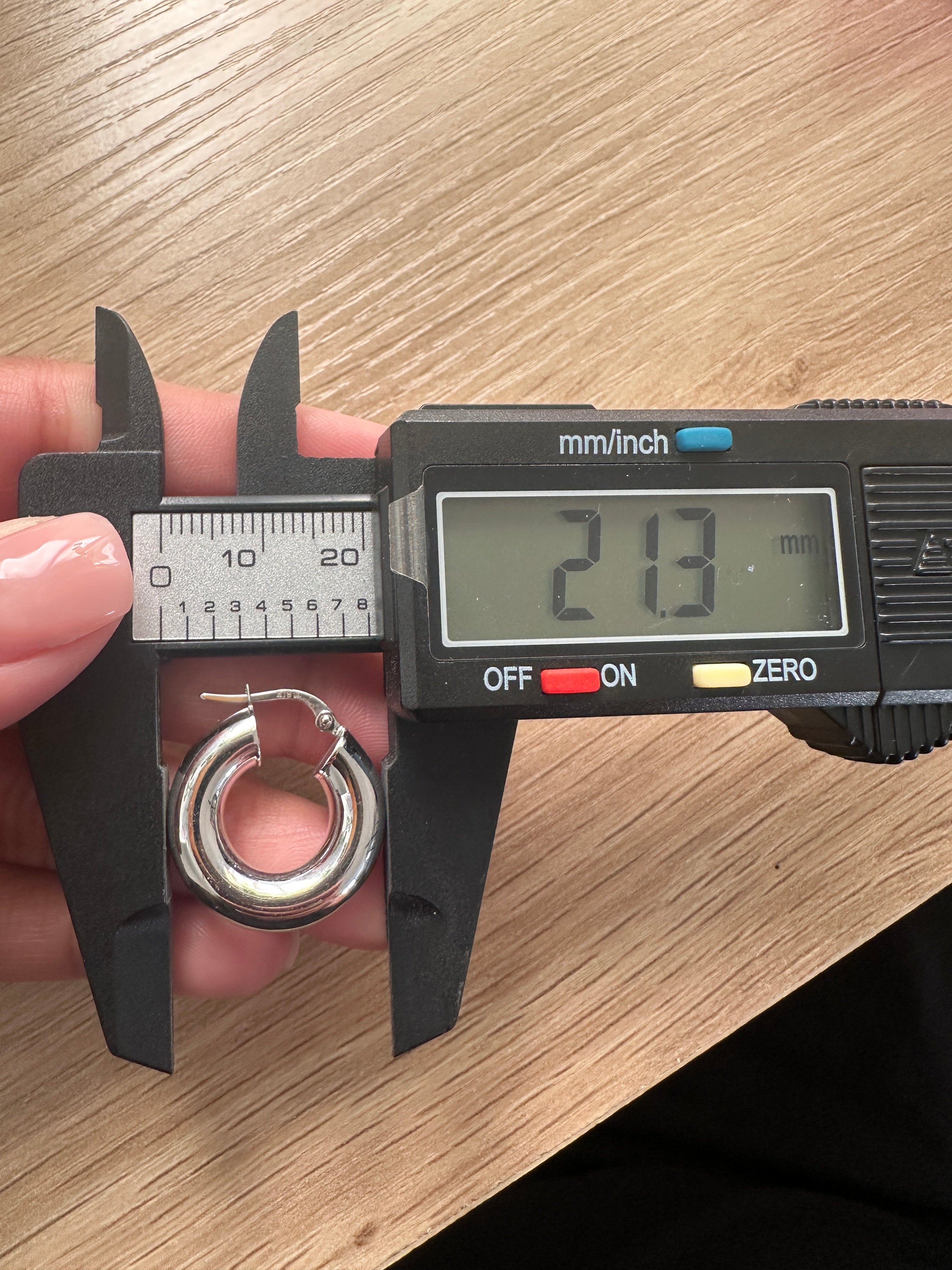 18k Gold - Hoop Earrings in White Gold Settings (3.7g)