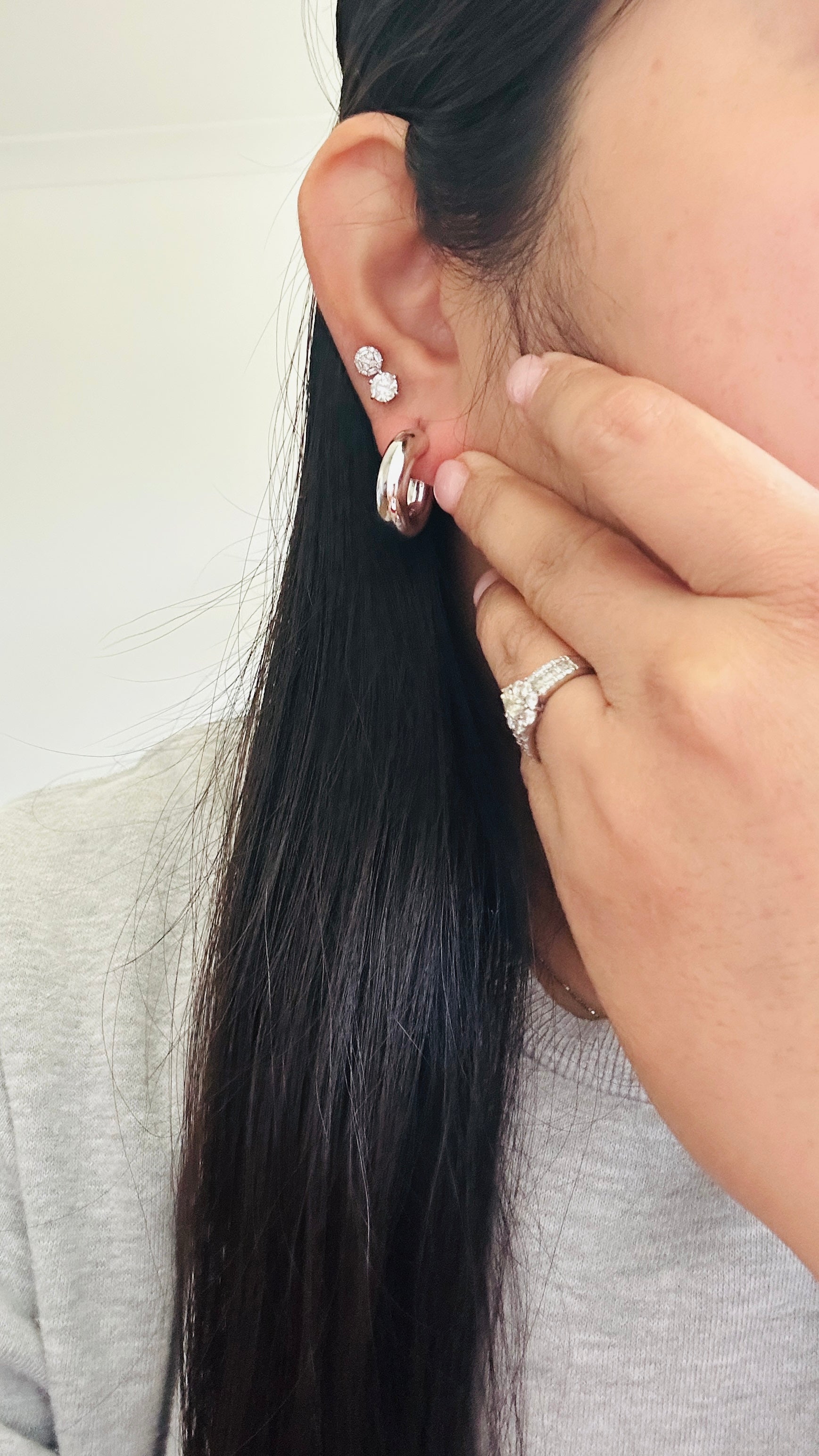 18k Gold - Hoop Earrings in White Gold Settings (3.7g)