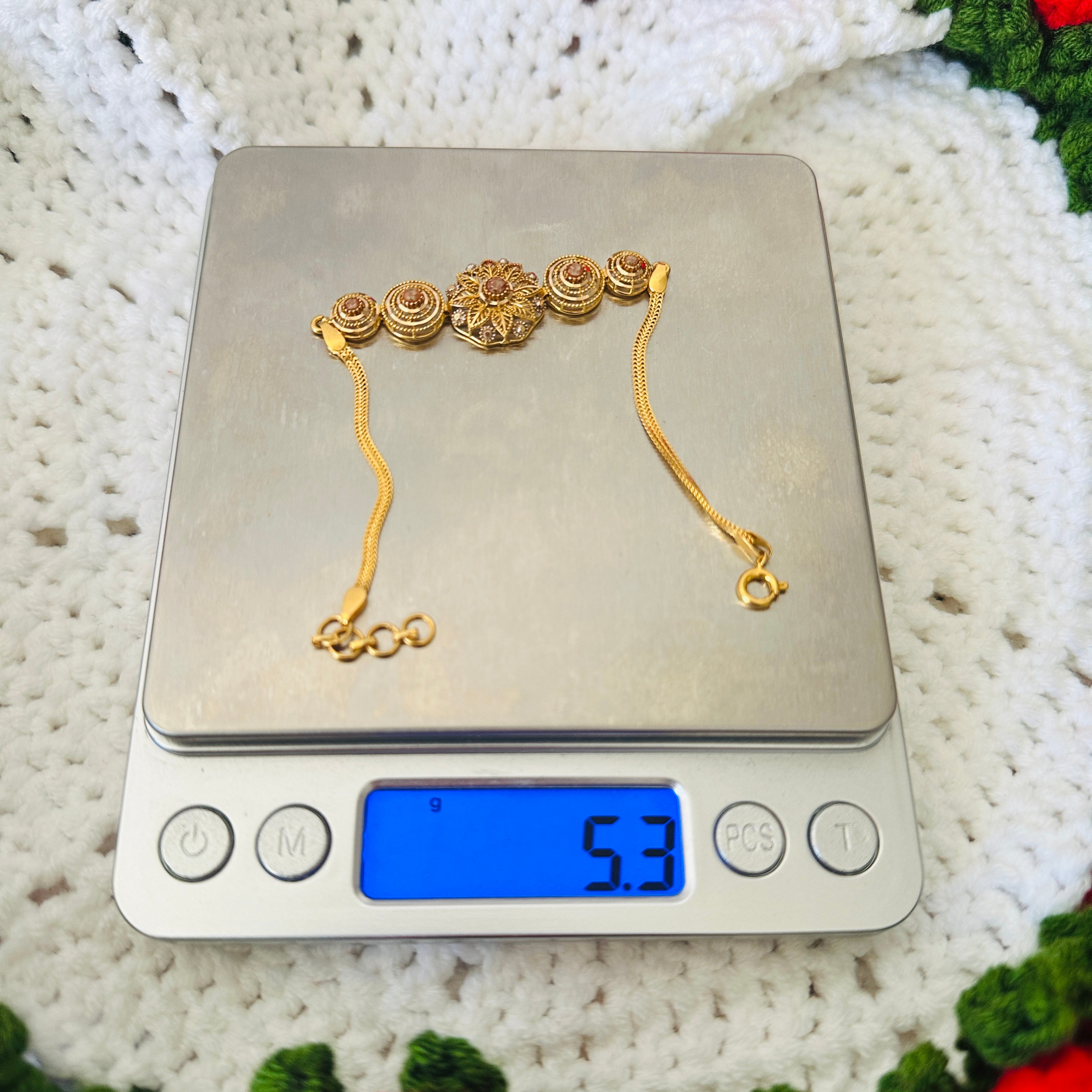 21k Gold - Flower Bracelet adjustable from size 17-19.5cm (5.3g)