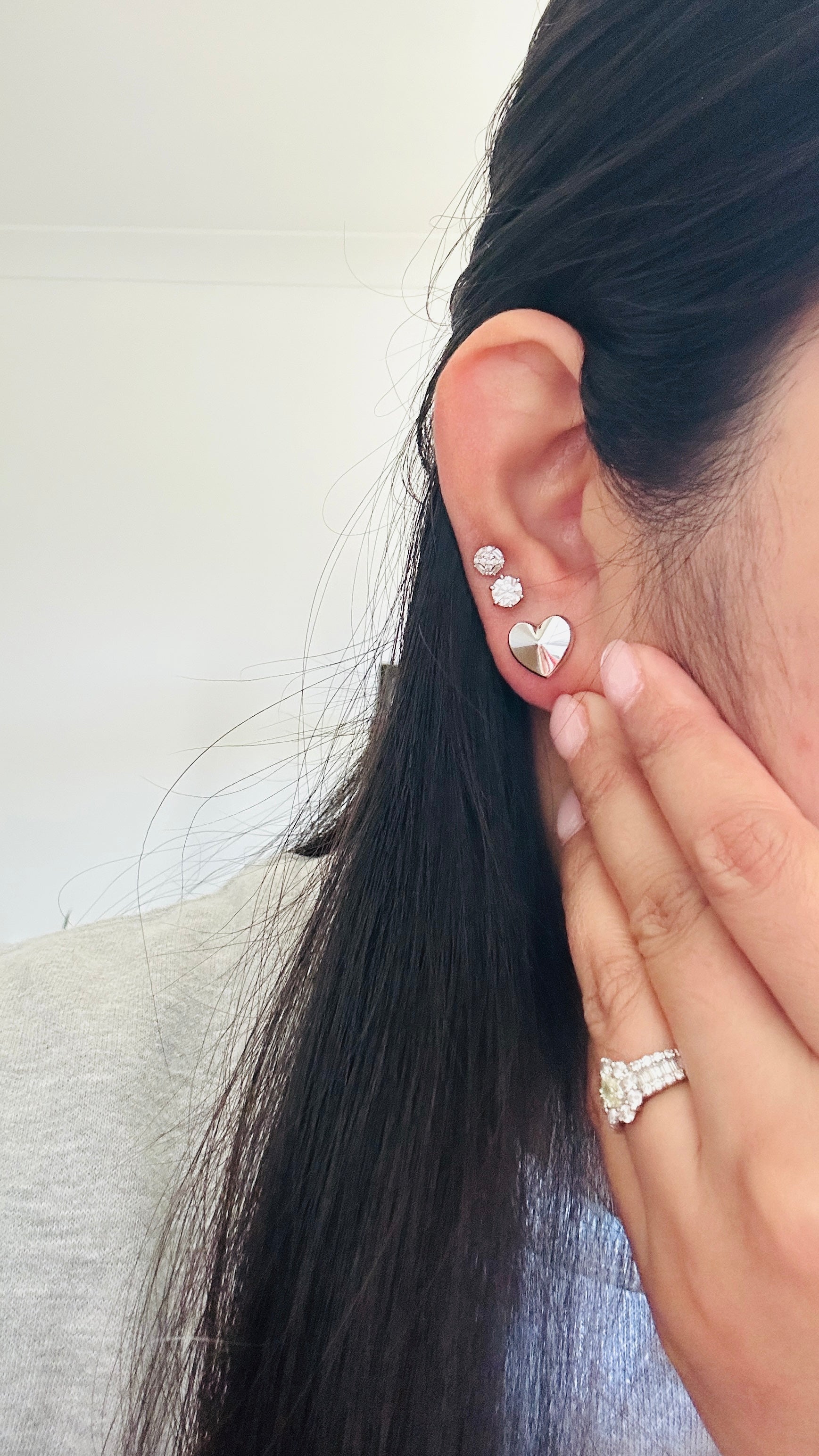 18k Gold - Heart Stud in White Gold Settings (2.1g)