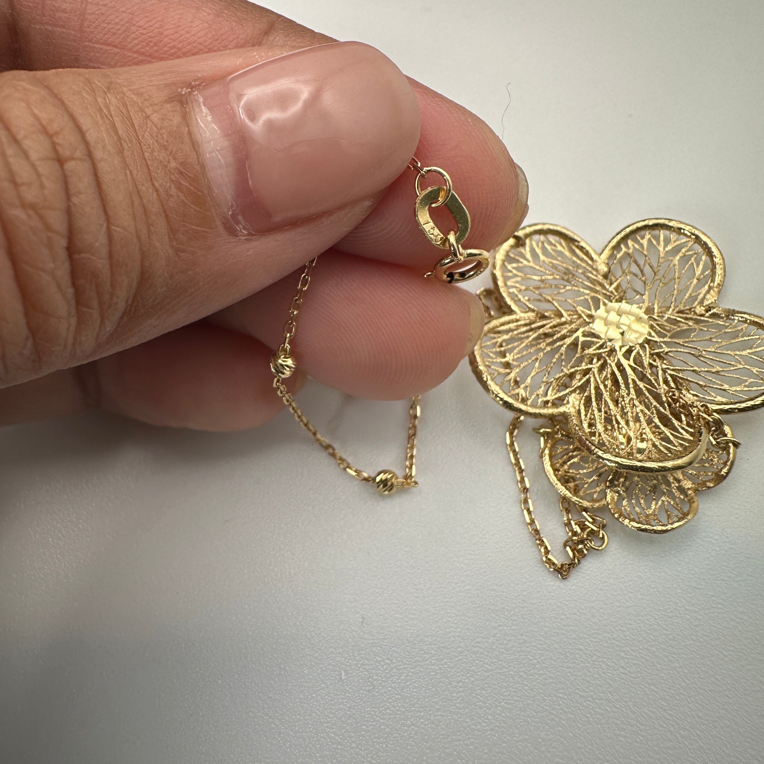 18k Gold - 2 in 1 Flower Bracelet and Ring in Yellow Gold Settings (5.23g) 16.5-18.5cm