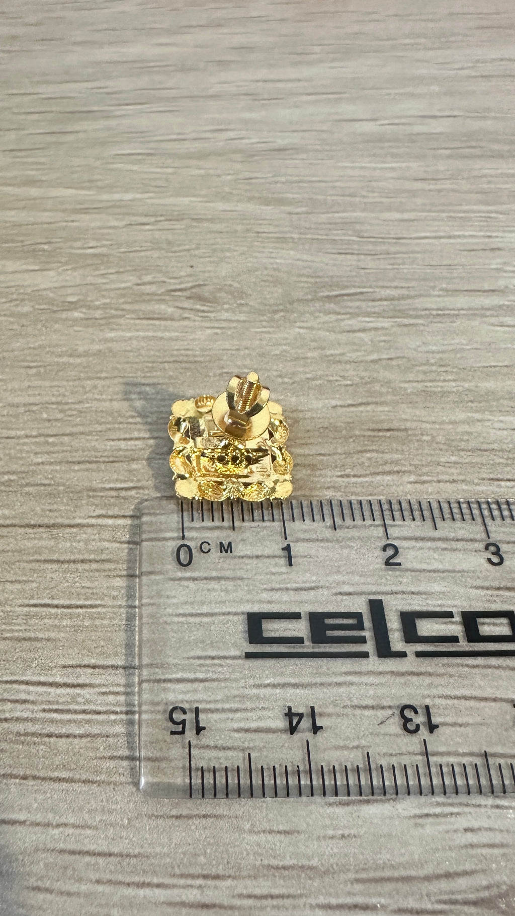 22k Gold - Square Screw Type Earrings in Yellow Gold Settings (3.5g)