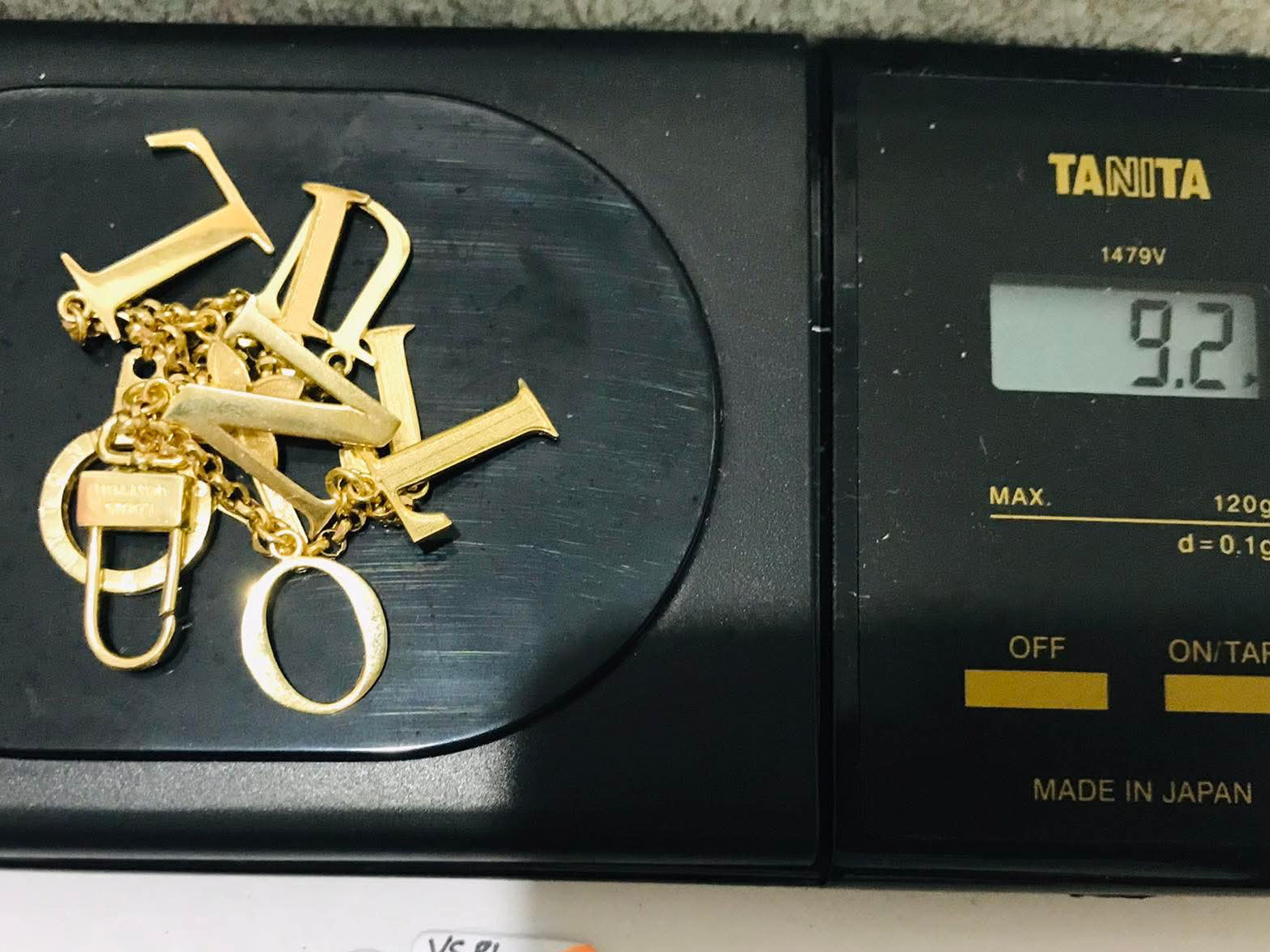 18k Gold - LV Inspired Bracelet in Yellow Gold Settings (9.2g) size 17.5cm