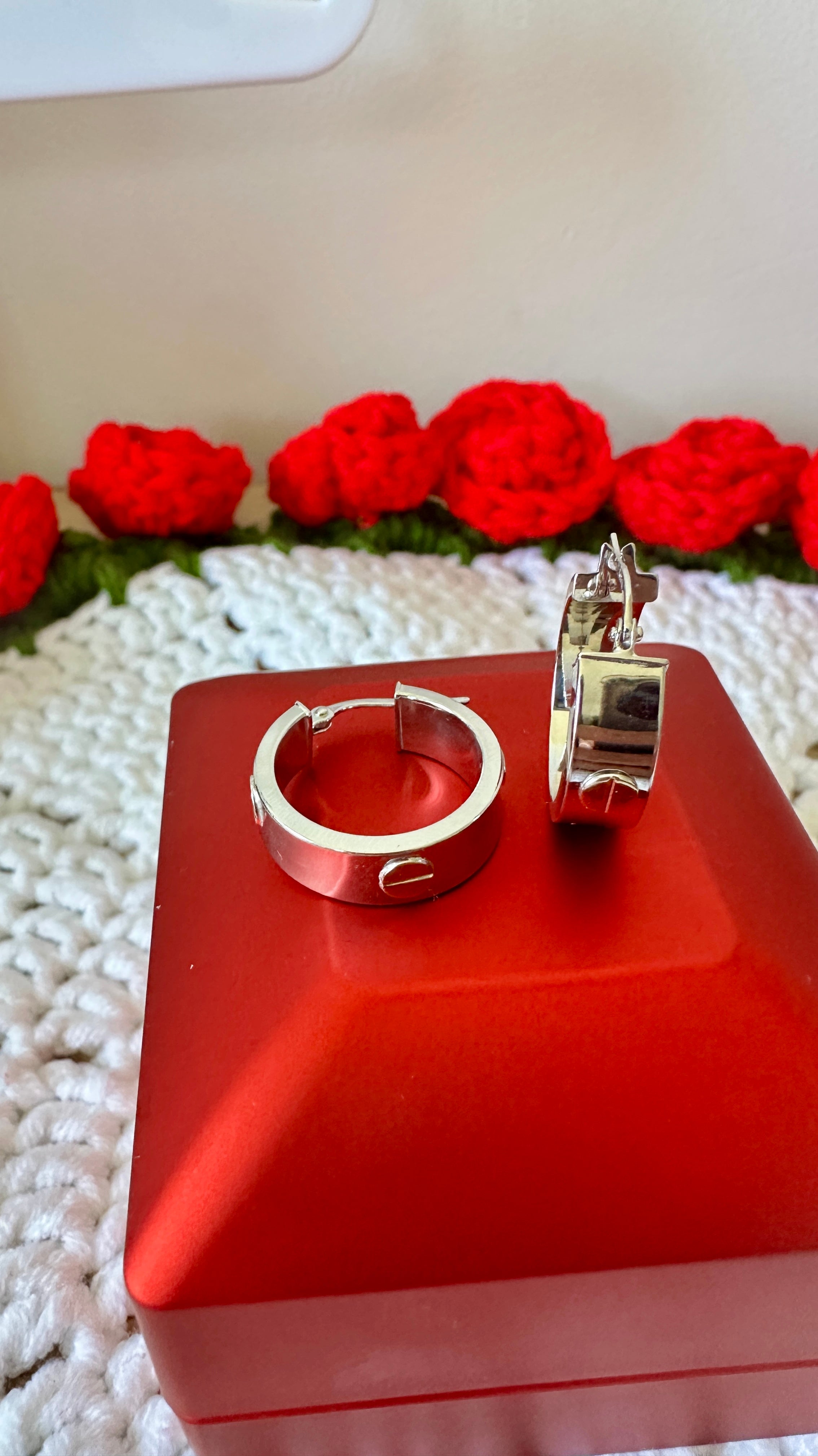 18k Gold - Hoop Earrings in White Gold Settings (3.6g)