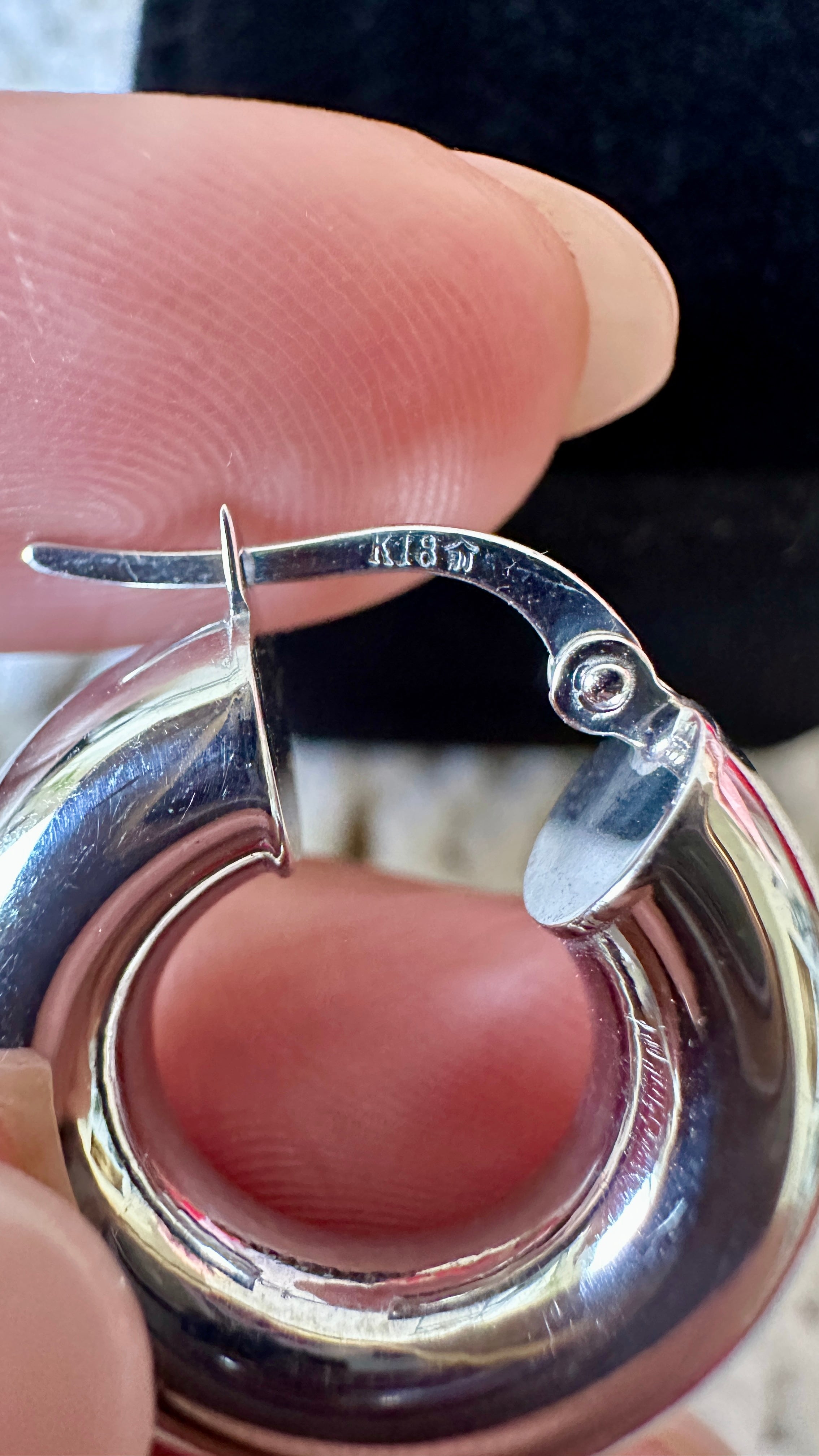 18k Gold - Hoop Earrings in White Gold Settings (3.7g)