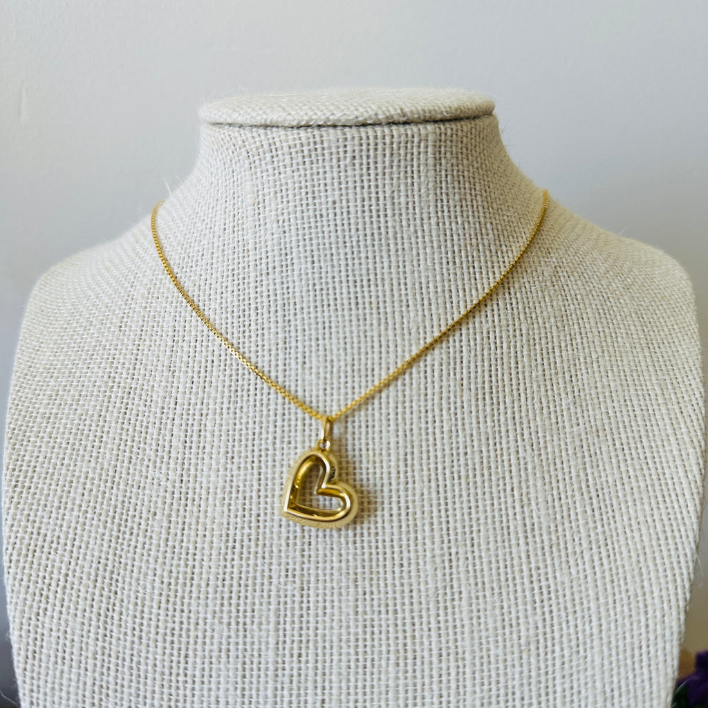 18k Gold - Heart Necklace in Yellow Gold Settings (3g) size 18inches
