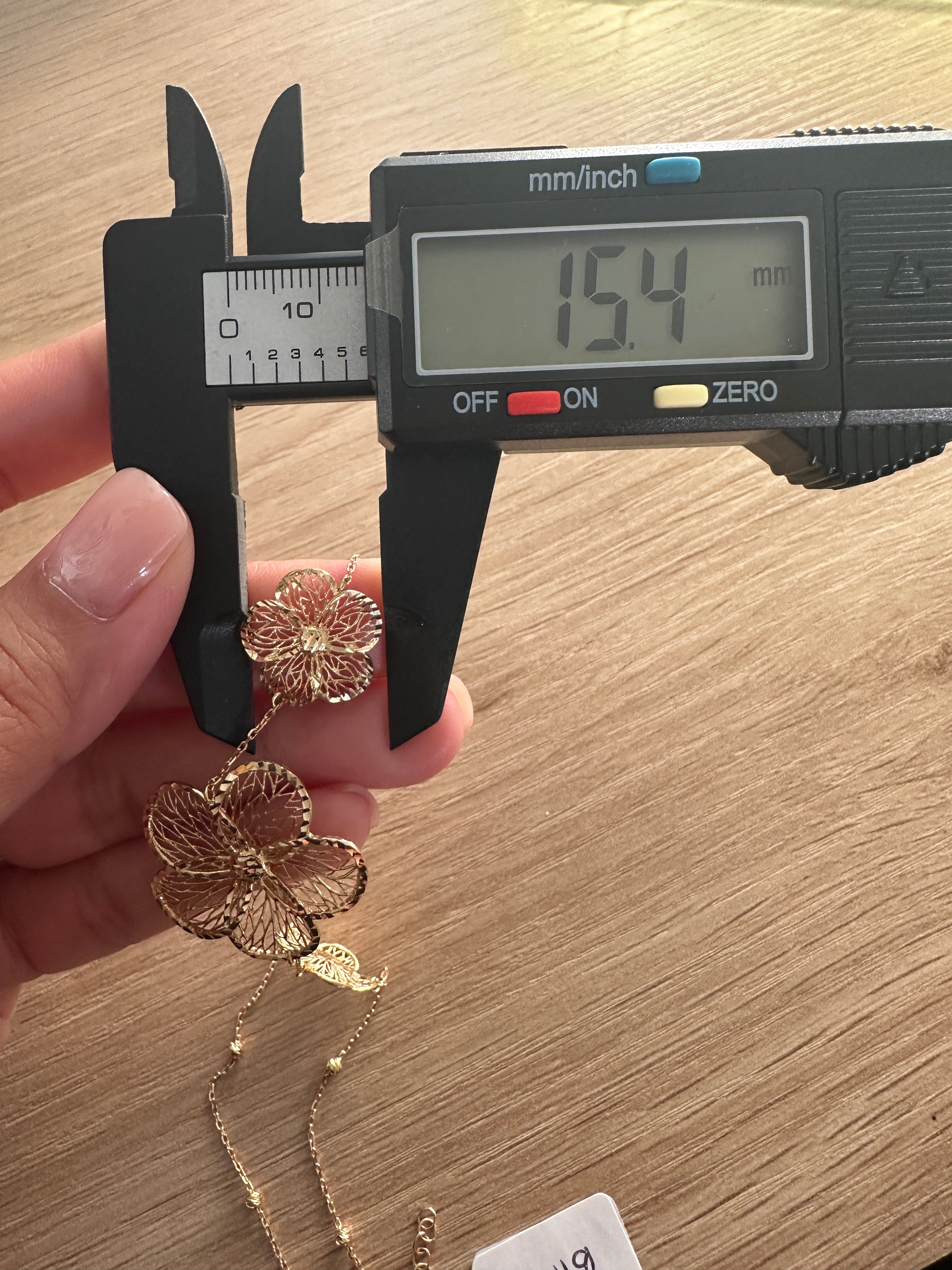 18k Gold - 2 in 1 Flower Bracelet and Ring in Yellow Gold Settings (5.23g) 16.5-18.5cm