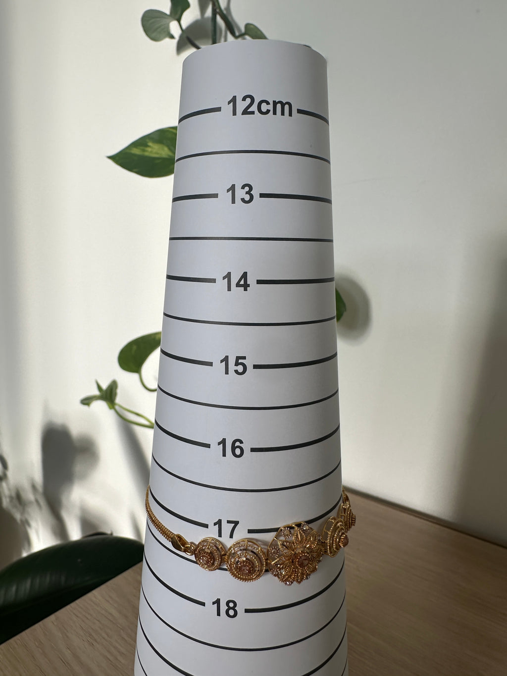 21k Gold - Flower Bracelet adjustable from size 17-19.5cm (5.3g)