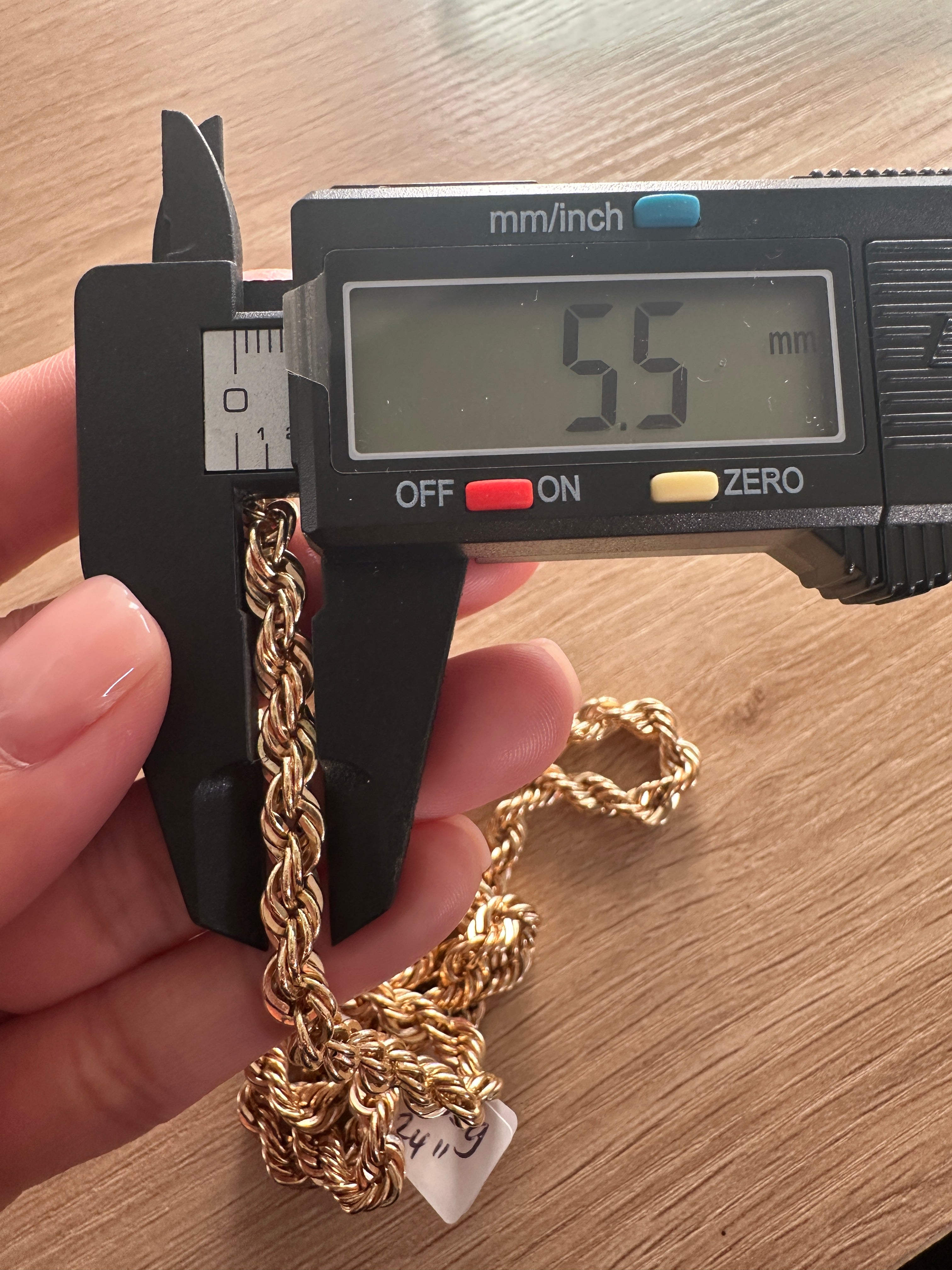 18k Gold - Rope Necklace in 24 inches and Yellow Gold Settings (15.35g)